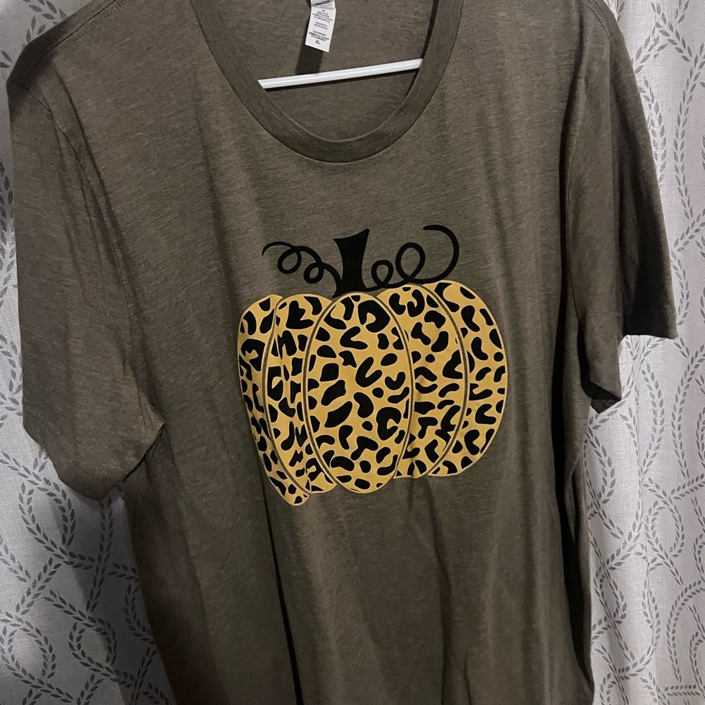 Leopard Pumpkin Graphic T-Shirt